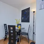 Leeds - 4 Beds - Balcony - Wifi - Yorksha Property