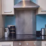 Leeds - 4 Beds - Balcony - Wifi - Yorksha Property