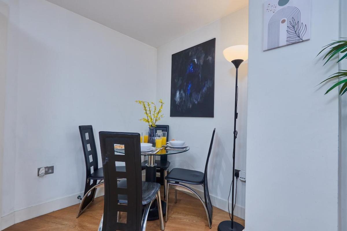Apartment Leeds - 4 Beds - Balcony - Wifi - Yorksha *