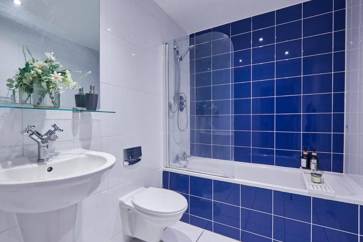 Leeds - 4 Beds - Balcony - Wifi - Yorksha Apartment *
